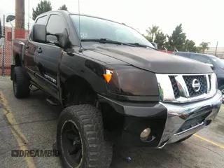 2012 Nissan Titan SL с VIN 1N6BA0EC7CN302866, выставлен на аукционе IAAI как лот 36423631 с пробегом 108 358 миль миль и . История ставок и продаж доступна на DreamBid. Изображение 1.