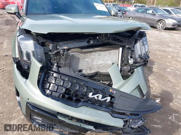 2024 Kia Telluride SX Prestige X-Pro with VIN 5XYP5DGC8RG459193, listed as a IAAI auction lot 40973506 with 10,541 mi miles and . Bid and sale history available at DreamBid. Image 6.