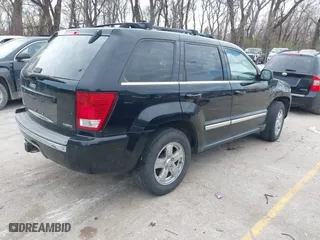 2007 Jeep Grand Cherokee Limited with VIN 1J8HR58277C634743, listed as a IAAI auction lot 41886012 with 197,209 mi miles. Bid and sale history available at carsss.com. Image 4.