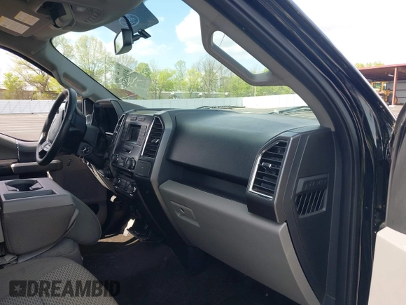 2016 Ford F-150 XLT z VIN 1FTEW1EFXGKD61953, wystawiony jako IAAI lot #41991542 z przebiegiem 117 074 mil mil oraz . Historia ofert i sprzedaży dostępna na DreamBid. Obrazek 5.