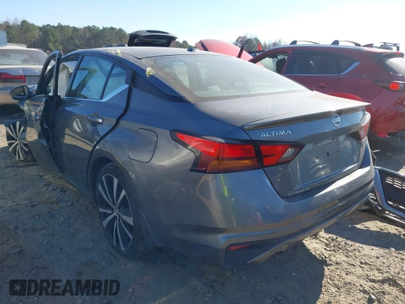2019 Nissan Altima 2.5 SR with VIN 1N4BL4CV2KC218687, listed as a IAAI auction lot 41020050 with 69,270 mi miles. Bid and sale history available at carsss.com. Image 3.