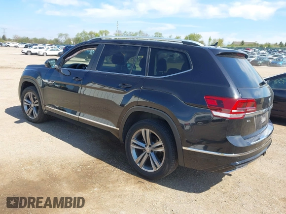 2019 Volkswagen Atlas SEL R-Line z VIN 1V2RR2CA0KC579035, wystawiony jako IAAI lot #42205407 z przebiegiem 66 188 mil mil oraz . Historia ofert i sprzedaży dostępna na DreamBid. Obrazek 3.