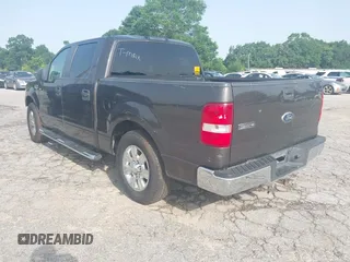 2007 Ford F-150 XLT z VIN 1FTRW12W57KC02330, wystawiony jako IAAI lot #42246828 z przebiegiem 321 712 mil mil oraz . Historia ofert i sprzedaży dostępna na DreamBid. Obrazek 3.
