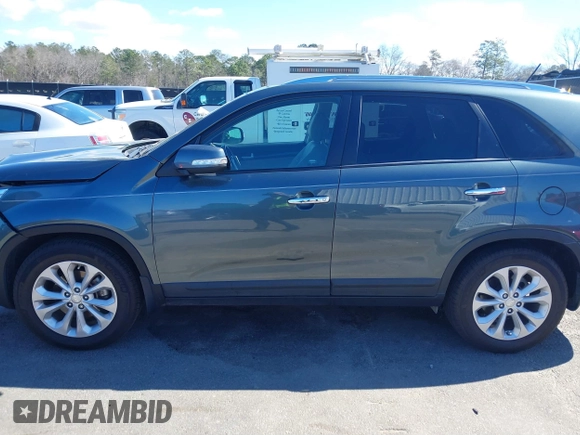 2015 Kia Sorento EX with VIN 5XYKU4A70FG559566, listed as a IAAI auction lot 41727052 with 92,258 mi miles. Bid and sale history available at carsss.com. Image 14.