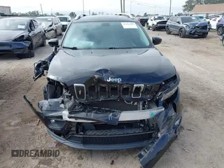 2019 Jeep Cherokee Latitude Plus with VIN 1C4PJLLN4KD119783, listed as a IAAI auction lot 41223282 with 84,917 mi miles. Bid and sale history available at carsss.com. Image 12.