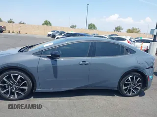 2024 Toyota Prius SE z VIN JTDACACU1R3033326, wystawiony jako IAAI lot #42174204 z przebiegiem 11 273 mil mil oraz . Historia ofert i sprzedaży dostępna na DreamBid. Obrazek 15.