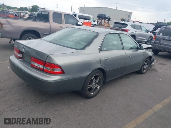 2001 Lexus ES 300 with VIN JT8BF28G310305464, listed as a IAAI auction lot 42767955 with 144,281 mi miles and . Bid and sale history available at DreamBid. Image 4.