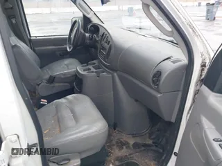 2004 Ford Econoline Cargo with VIN 1FTRE14W44HA43969, listed as a IAAI auction lot 41488289 with 268,097 mi miles. Bid and sale history available at carsss.com. Image 5.