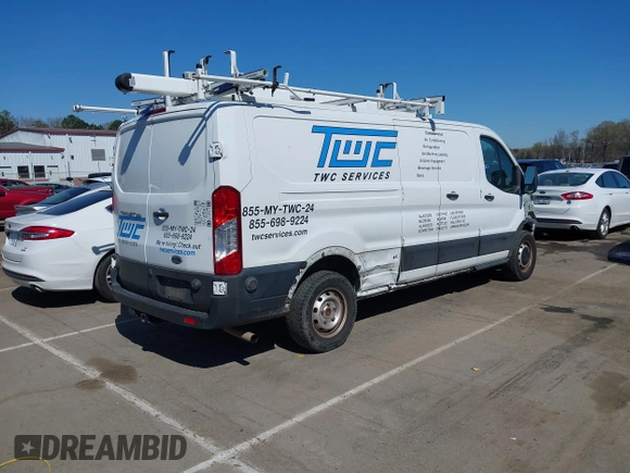 2020 Ford Transit Cargo z VIN 1FTBR1Y84LKB79621, wystawiony jako IAAI lot #41802213 z przebiegiem 89 167 mil mil oraz . Historia ofert i sprzedaży dostępna na DreamBid. Obrazek 4.