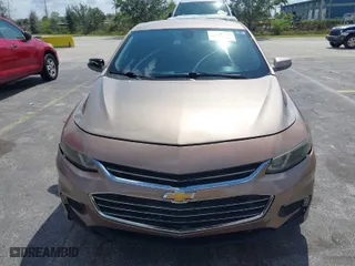2018 Chevrolet Malibu LT with VIN 1G1ZD5ST1JF208525, listed as a IAAI auction lot 42055307 with 109,147 mi miles. Bid and sale history available at carsss.com. Image 12.