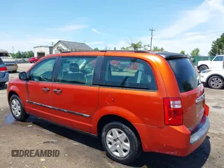 2008 Dodge Grand Caravan SE z VIN 2D8HN44H48R712526, wystawiony jako IAAI lot #42278668 z przebiegiem 134 707 mil mil oraz . Historia ofert i sprzedaży dostępna na DreamBid. Obrazek 3.