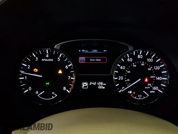 2014 Nissan Pathfinder S with VIN 5N1AR2MM2EC620501, listed as a Copart auction lot 63550185 with 242,128 mi miles and Clean title. Bid and sale history available at DreamBid. Image 9.