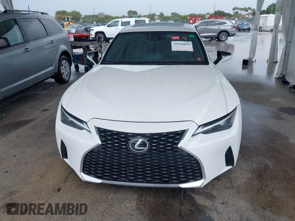 2021 Lexus IS 300 z VIN JTHCA1D2XM5112467, wystawiony jako IAAI lot #41944802 z przebiegiem 53 333 mil mil oraz . Historia ofert i sprzedaży dostępna na DreamBid. Obrazek 12.