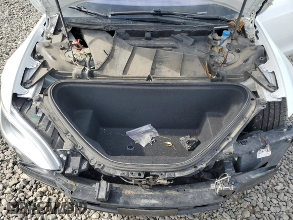 2016 Tesla Model S 90D with VIN 5YJSA1E27GF142380, listed as a Copart auction lot 50661905 with 104,865 mi miles and Salvage Title. Bid and sale history available at DreamBid. Image 11.