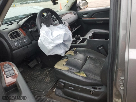 2009 Chevrolet Avalanche LT w/2LT with VIN 3GNFK22099G219939, listed as a Copart auction lot 87697015 with 176,558 mi miles and Salvage Title. Bid and sale history available at carsss.com. Image 7.