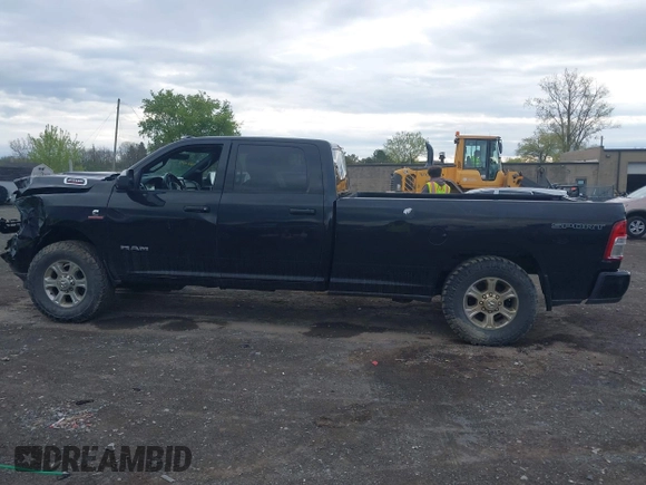 2019 Ram 2500 Big Horn with VIN 3C6UR5JL0KG700152, listed as a IAAI auction lot 42180625 with 94,282 mi miles. Bid and sale history available at carsss.com. Image 14.