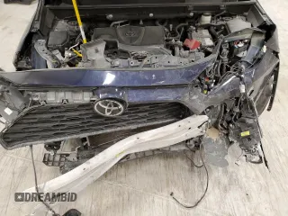 2021 Toyota RAV4 XLE with VIN 2T3W1RFV7MW133029, listed as a Copart auction lot 47130625 with 42,492 mi miles and Salvage Title. Bid and sale history available at carsss.com. Image 12.