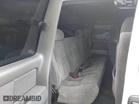 2005 Chevrolet Silverado 1500 LS with VIN 2GCEC19T651252136, listed as a IAAI auction lot 41579633 with 178,625 mi miles and . Bid and sale history available at DreamBid. Image 8.