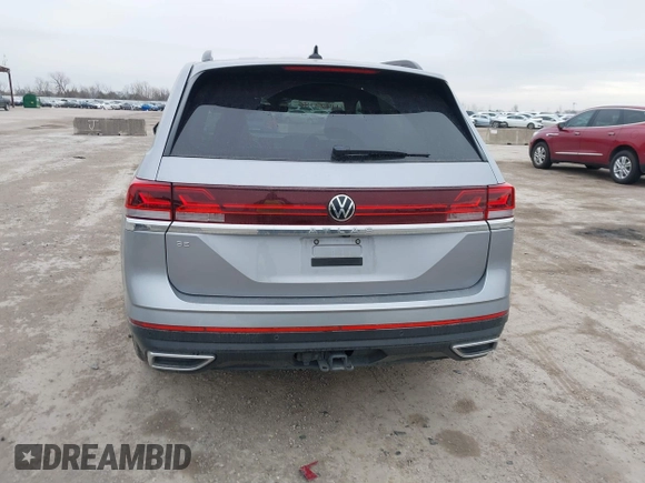 2024 Volkswagen Atlas SE z VIN 1V2JR2CA1RC537982, wystawiony jako IAAI lot #41429786 z przebiegiem 33 846 mil mil oraz . Historia ofert i sprzedaży dostępna na DreamBid. Obrazek 16.