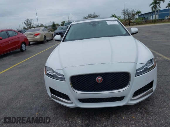 2017 Jaguar XF 35t Prestige with VIN SAJBE4BV2HCY48435, listed as a IAAI auction lot 41652369 with 63,424 mi miles. Bid and sale history available at carsss.com. Image 6.