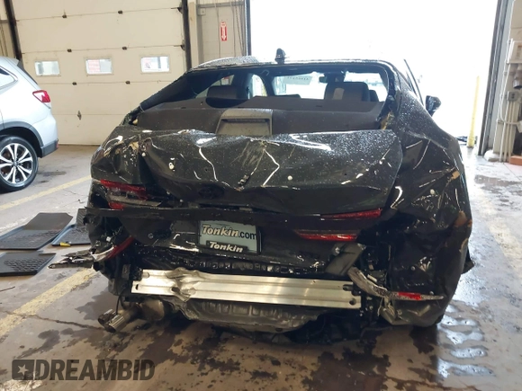 2025 Toyota Camry LE z VIN 4T1DBADK4SU520156, wystawiony jako IAAI lot #41865277 z przebiegiem 220 mil mil oraz . Historia ofert i sprzedaży dostępna na DreamBid. Obrazek 17.