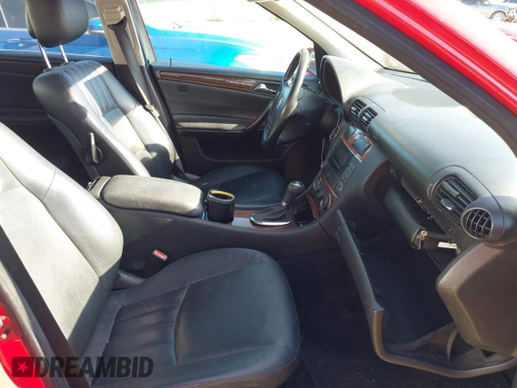 2007 Mercedes-Benz C 280 Luxury z VIN WDBRF92H97F846825, wystawiony jako IAAI lot #42231400 z przebiegiem 137 526 mil mil oraz . Historia ofert i sprzedaży dostępna na DreamBid. Obrazek 5.