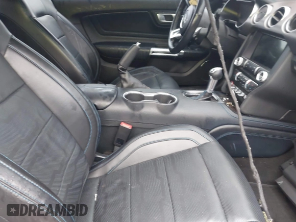 2021 Ford Mustang GT z VIN 1FA6P8CF5M5138913, wystawiony jako IAAI lot #41821447 z przebiegiem 26 365 mil mil oraz . Historia ofert i sprzedaży dostępna na DreamBid. Obrazek 5.