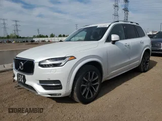 2017 Volvo XC90 Momentum z VIN YV4A22PK1H1155161, wystawiony jako Copart lot #55833835 z przebiegiem 42 596 mil mil oraz Szkody całkowita. Historia ofert i sprzedaży dostępna na DreamBid. Obrazek 1.