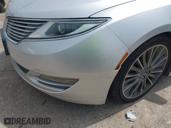 2014 Lincoln MKZ with VIN 3LN6L2GK4ER814286, listed as a IAAI auction lot 42657654 with 135,708 mi miles and . Bid and sale history available at DreamBid. Image 6.