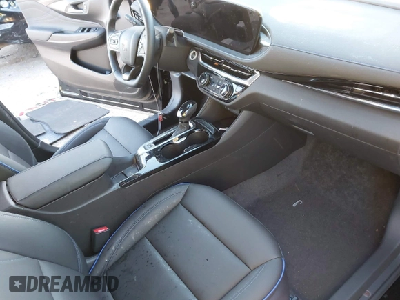 2025 Buick Envista Sport Touring with VIN KL47LBEPXSB072171, listed as a IAAI auction lot 41265898 with 1,848 mi miles and . Bid and sale history available at DreamBid. Image 5.