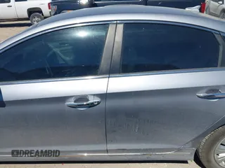 2016 Hyundai Sonata Hybrid SE with VIN KMHE24L15GA025570, listed as a IAAI auction lot 41735029 with 142,346 mi miles. Bid and sale history available at carsss.com. Image 14.