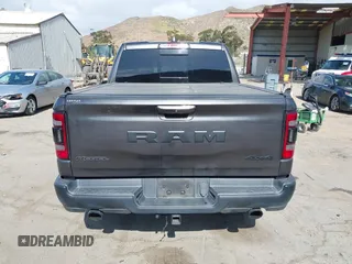 2019 Ram 1500 Rebel z VIN 1C6SRFLT2KN696557, wystawiony jako IAAI lot #42110931 z przebiegiem 81 372 mil mil oraz . Historia ofert i sprzedaży dostępna na DreamBid. Obrazek 16.