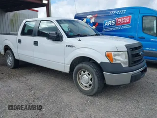 2013 Ford F-150 XL with VIN 1FTEW1CM0DFC58689, listed as a IAAI auction lot 41413919 with 150,555 mi miles. Bid and sale history available at carsss.com. Image 1.