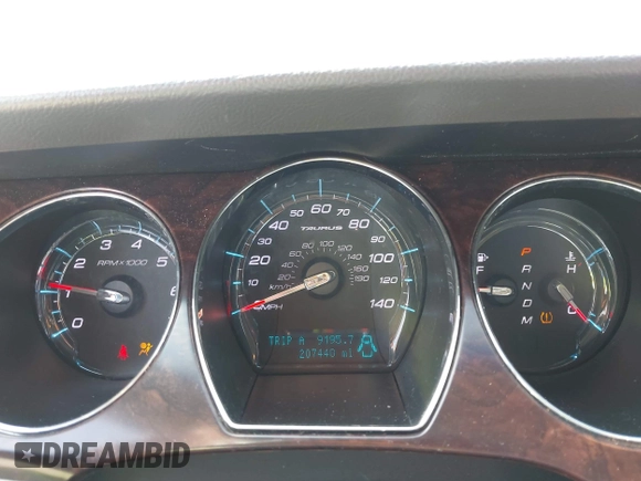 2011 Ford Taurus SEL with VIN 1FAHP2EW5BG129360, listed as a IAAI auction lot 41898961 with 207,440 mi miles. Bid and sale history available at carsss.com. Image 7.