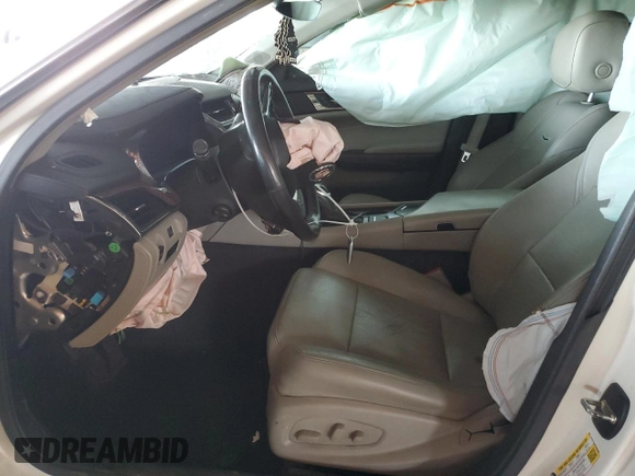 2014 Cadillac CTS Luxury RWD z VIN 1G6AR5S33E0185430, wystawiony jako Copart lot #53998555 z przebiegiem 153 283 mil mil oraz Szkoda całkowita • Salvage title. Historia ofert i sprzedaży dostępna na DreamBid. Obrazek 7.