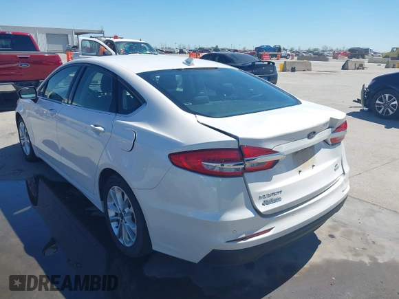 2019 Ford Fusion SE with VIN 3FA6P0HD0KR215531, listed as a IAAI auction lot 41867778 with 101,893 mi miles. Bid and sale history available at carsss.com. Image 3.