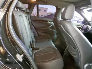 2019 BMW X1 sDrive28i z VIN WBXHU7C50K5N53361, wystawiony jako Copart lot #57681065 z przebiegiem 94 471 mil mil oraz Czysty tytuł • Clean title. Historia ofert i sprzedaży dostępna na DreamBid. Obrazek 11.