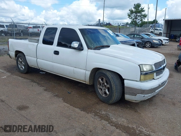 2005 Chevrolet Silverado 1500 z VIN 1GCEC19V25Z284977, wystawiony jako IAAI lot #42361842 z przebiegiem 227 174 mil mil oraz . Historia ofert i sprzedaży dostępna na DreamBid. Obrazek 1.