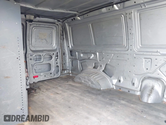 2014 Ford Econoline Cargo Commercial z VIN 1FTNE1EW6EDB05698, wystawiony jako IAAI lot #42236705 z przebiegiem 162 416 mil mil oraz . Historia ofert i sprzedaży dostępna na DreamBid. Obrazek 8.