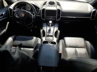 2014 Porsche Cayenne S z VIN WP1AB2A2XELA56817, wystawiony jako Copart lot #53889435 z przebiegiem Nie podano mil oraz Tytuł czysty. Historia ofert i sprzedaży dostępna na DreamBid. Obrazek 8.