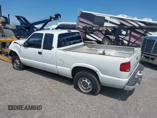2000 GMC Sonoma SLS with VIN 1GTDT19W4YK230095, listed as a IAAI auction lot 41887818 with 232,455 mi miles and . Bid and sale history available at DreamBid. Image 3.