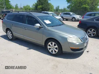 2007 Volkswagen Passat 2.0T z VIN WVWLK73C07E004293, wystawiony jako IAAI lot #42521309 z przebiegiem 109 470 mil mil oraz . Historia ofert i sprzedaży dostępna na DreamBid. Obrazek 1.