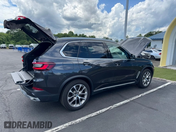 2022 BMW X5 xDrive40i с VIN 5UXCR6C09N9K62098, выставлен на аукционе Copart как лот 64471545 с пробегом 70 161 миль миль и Чистый • Clean title. История ставок и продаж доступна на DreamBid. Изображение 3.