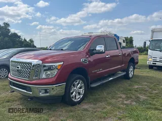 2016 Nissan Titan Platinum Reserve z VIN 1N6BA1F26GN512666, wystawiony jako Copart lot #54364115 z przebiegiem 120 182 mil mil oraz Czysty tytuł • Clean title. Historia ofert i sprzedaży dostępna na DreamBid. Obrazek 2.