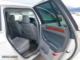 2007 Chrysler Pacifica Touring with VIN 2A8GF68X57R362917, listed as a IAAI auction lot 42041452 with 175,438 mi miles. Bid and sale history available at carsss.com. Image 8.