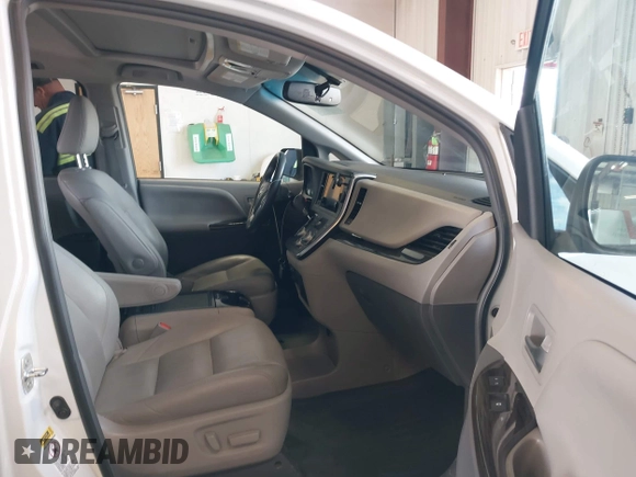 2017 Toyota Sienna XLE Auto Access Seat with VIN 5TDYZ3DC7HS874630, listed as a IAAI auction lot 42027737 with 122,952 mi miles. Bid and sale history available at carsss.com. Image 5.