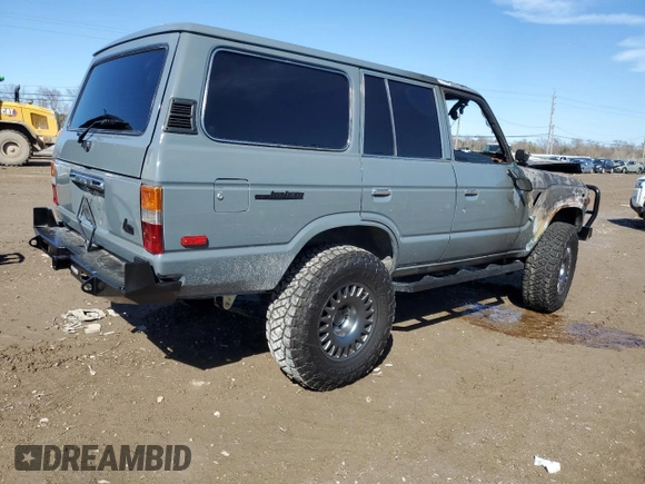 1987 Toyota Land Cruiser z VIN JT3FJ60G4H1135841, wystawiony jako Copart lot #88982685 z przebiegiem Nie podano mil oraz Nie do naprawy • Non repairable. Historia ofert i sprzedaży dostępna na DreamBid. Obrazek 3.