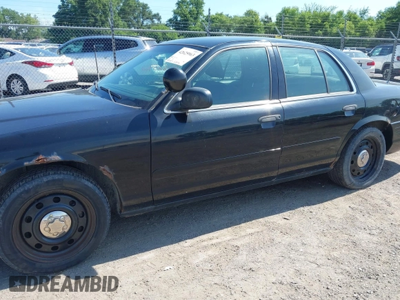 2008 Ford Police Interceptor z VIN 2FAHP71V88X125929, wystawiony jako IAAI lot #42625963 z przebiegiem 97 155 mil mil oraz . Historia ofert i sprzedaży dostępna na DreamBid. Obrazek 6.