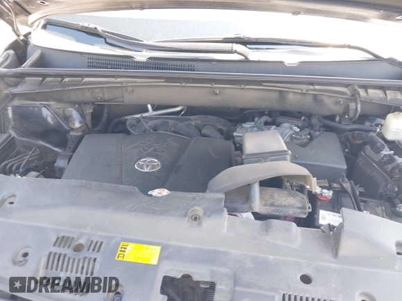 2018 Toyota Highlander SE with VIN 5TDKZRFH3JS549805, listed as a IAAI auction lot 42603465 with 85,547 mi miles and . Bid and sale history available at DreamBid. Image 10.