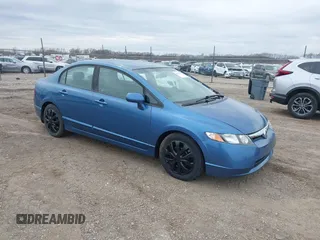 2008 Honda Civic LX z VIN 1HGFA16578L015154, wystawiony jako IAAI lot #41875367 z przebiegiem 152 722 mil mil oraz . Historia ofert i sprzedaży dostępna na DreamBid. Obrazek 1.